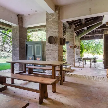 Splendido Con Piscina E Parking A Appartamento Colorno